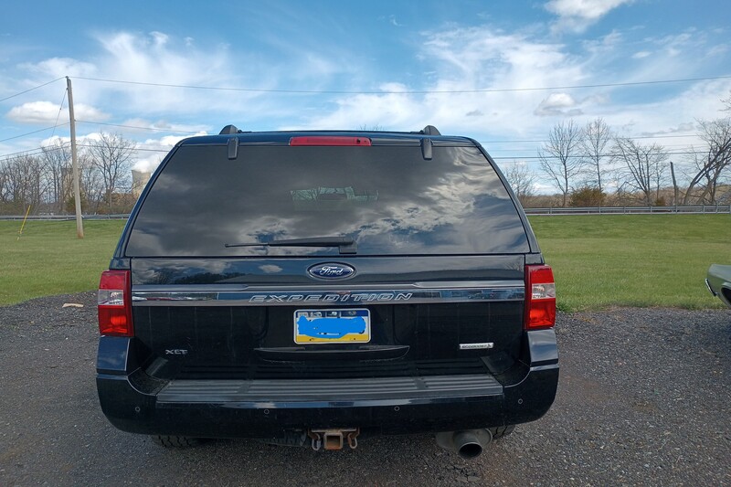 2017_Ford_Expedition_XLT2